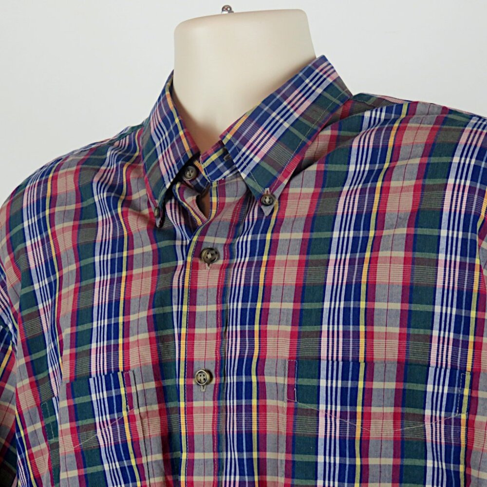 Van Heusen Plaid Shirt Size Large 16 16.5 Short Sleeve Wrinkle Free Cotton Blend